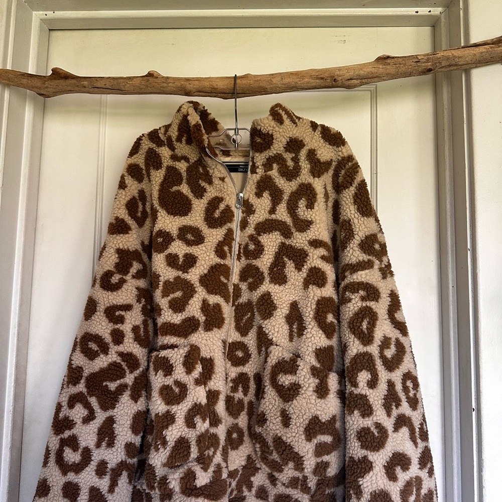 Oversized Sherpa Teddy Jacket with Leopard Print